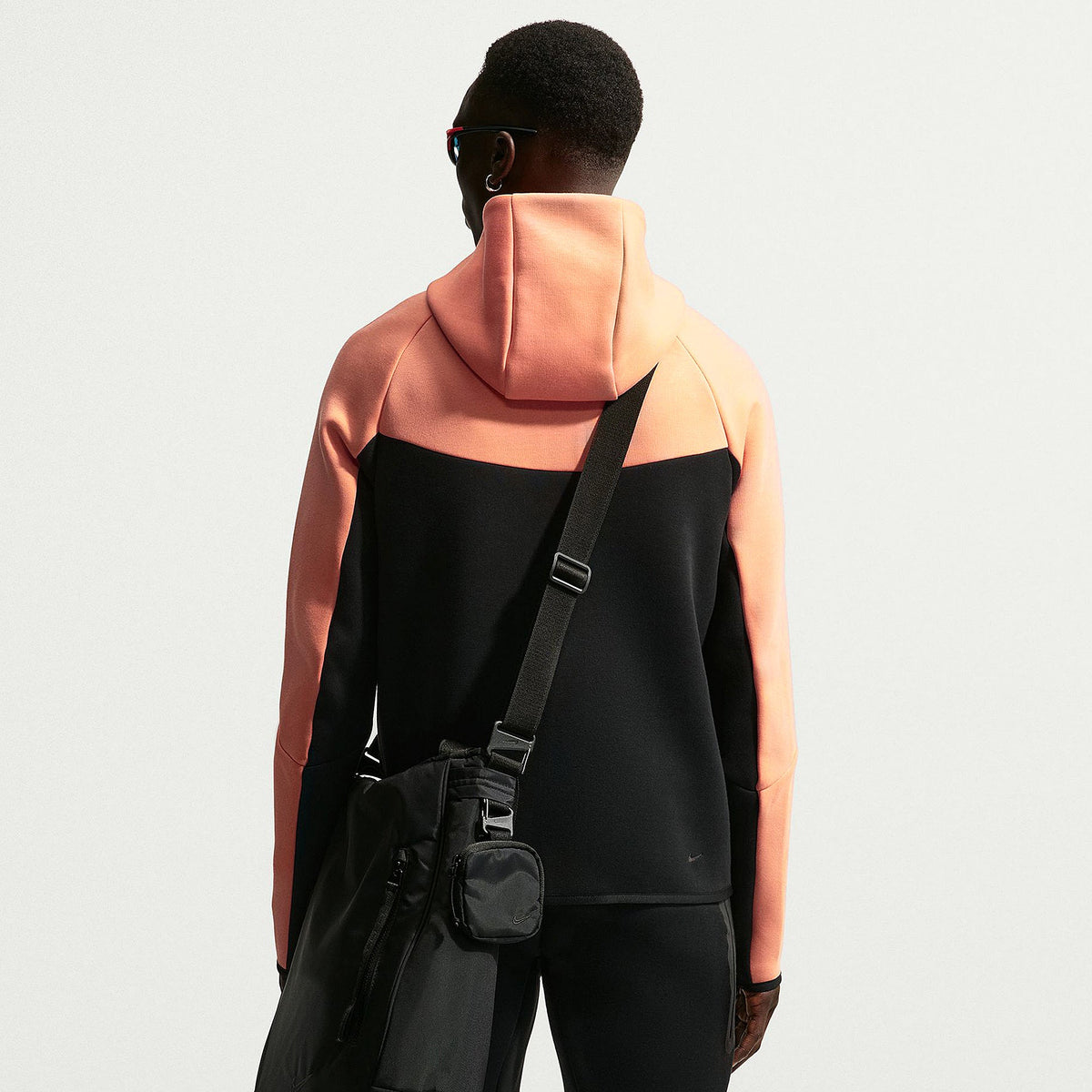 Moletom Nike Sportswear Tech Fleece Full Zip Windrunner Hoodie - Laranja-claro, Preto e Vermelho