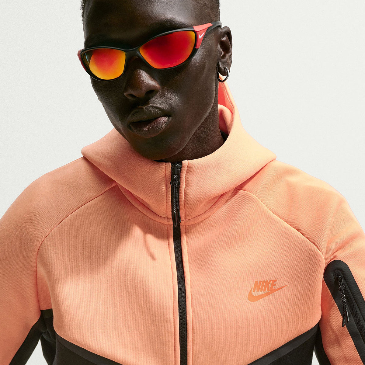 Moletom Nike Sportswear Tech Fleece Full Zip Windrunner Hoodie - Laranja-claro, Preto e Vermelho
