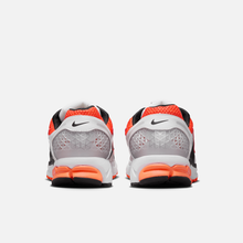 Nike Zoom Vomero 5 - Laranja / Branco / Platinado metálico / Preto