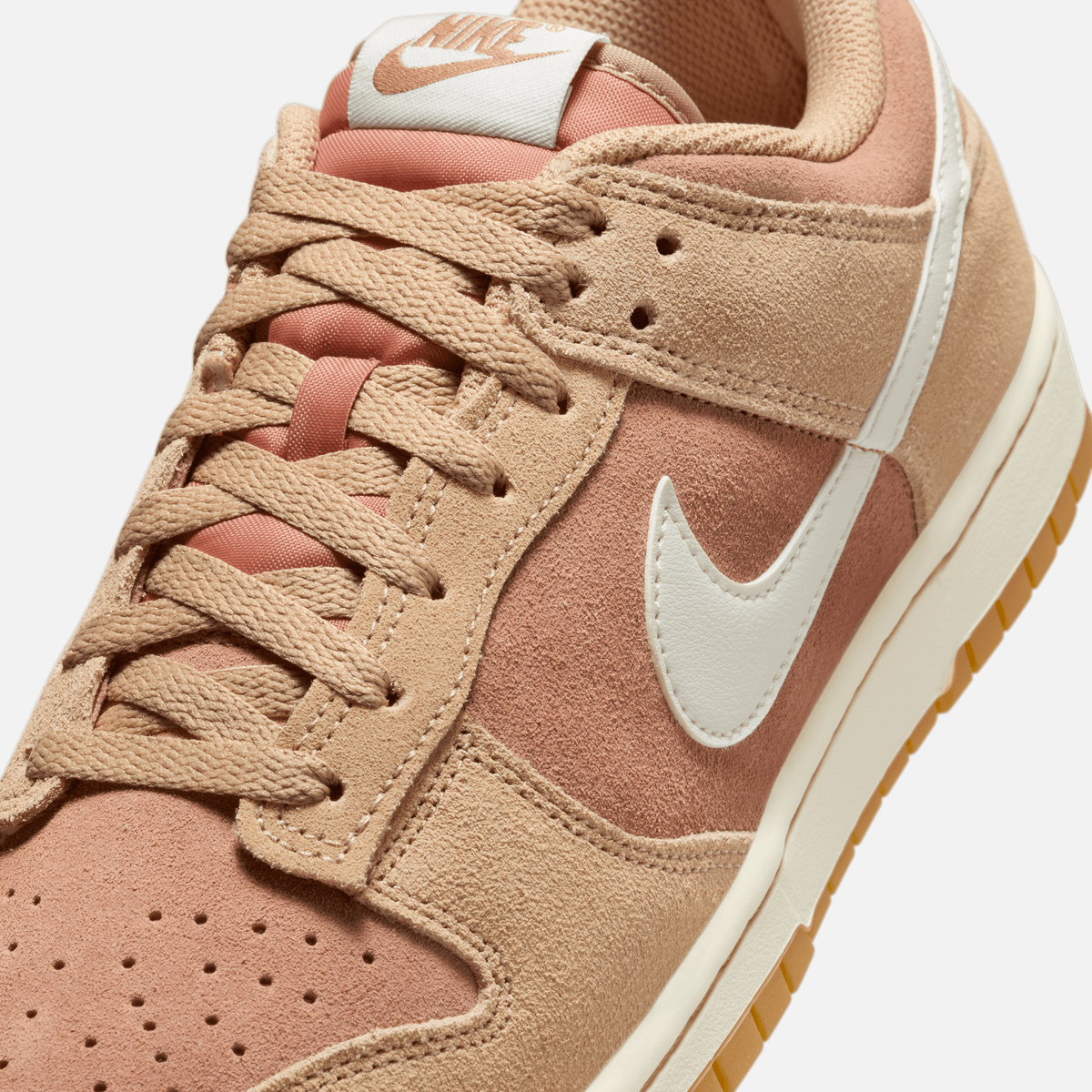 Nike Dunk Low - Bege-cânhamo / Terracota rosada / Caramelo-claro / Marfim-claro / Bege-rattan