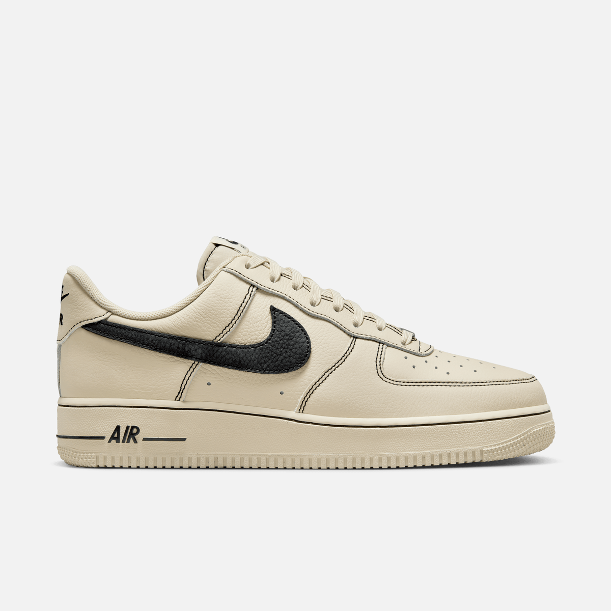 Nike Air Force 1 Low - Cáqui-claro / Preto
