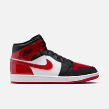 Air Jordan 1 Mid SE Patent Bred Toe - Preto / Branco / Vermelho