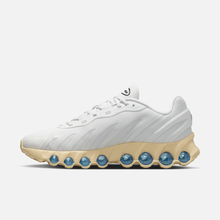 Nike Air Max DN8 - Cinza-claro / Dourado / Preto / Azul-royal intenso