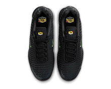 Tênis Nike Air Max Plus VII em preto com detalhes verdes — imagem 5
