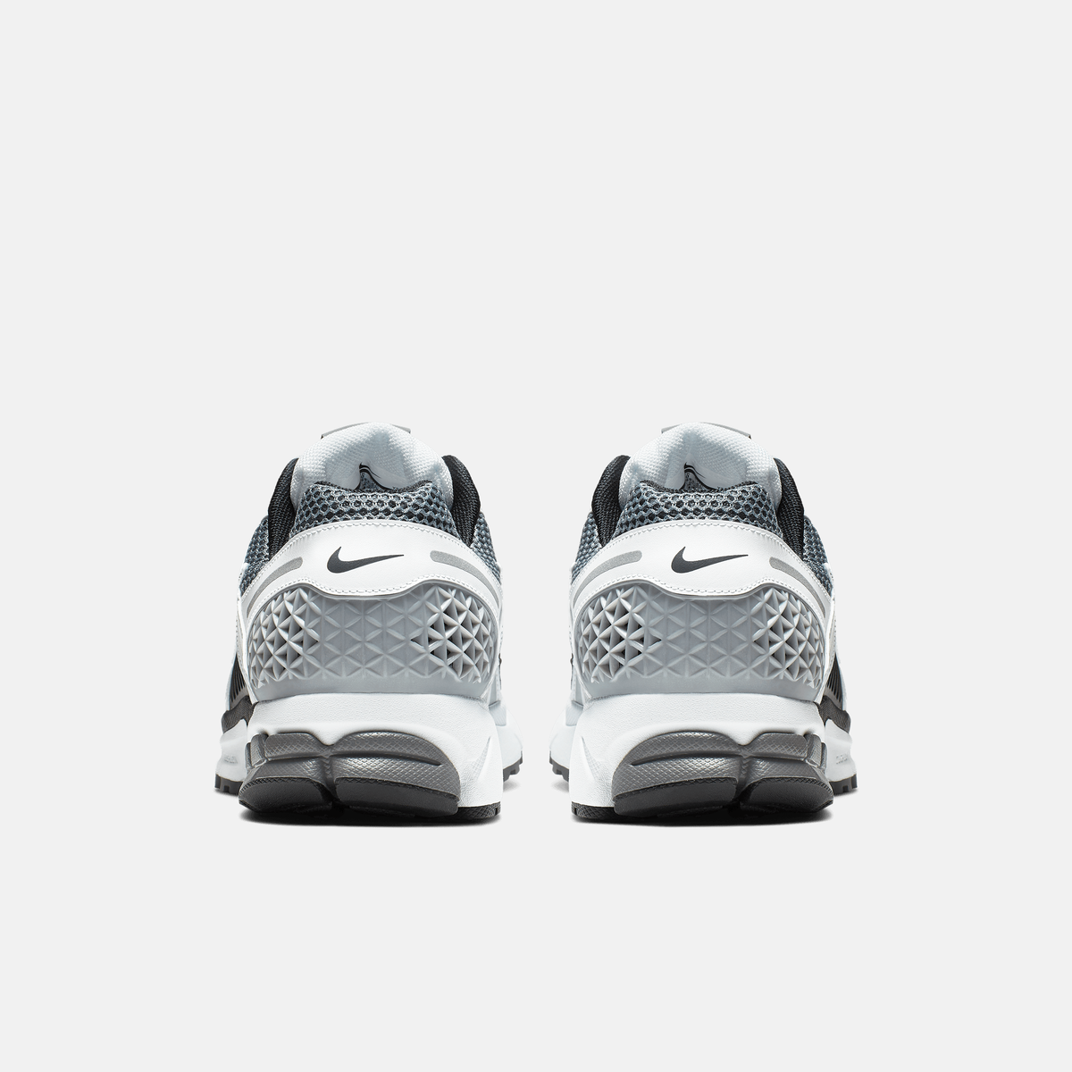 Nike Zoom Vomero 5 SE SP - Cinza escuro / Branco-creme / Preto / Branco