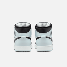Air Jordan 1 Mid - Preto / Verde-claro / Branco / Azul