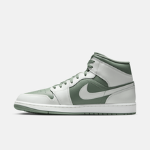 Air Jordan 1 Mid - Branco / Verde-líquen