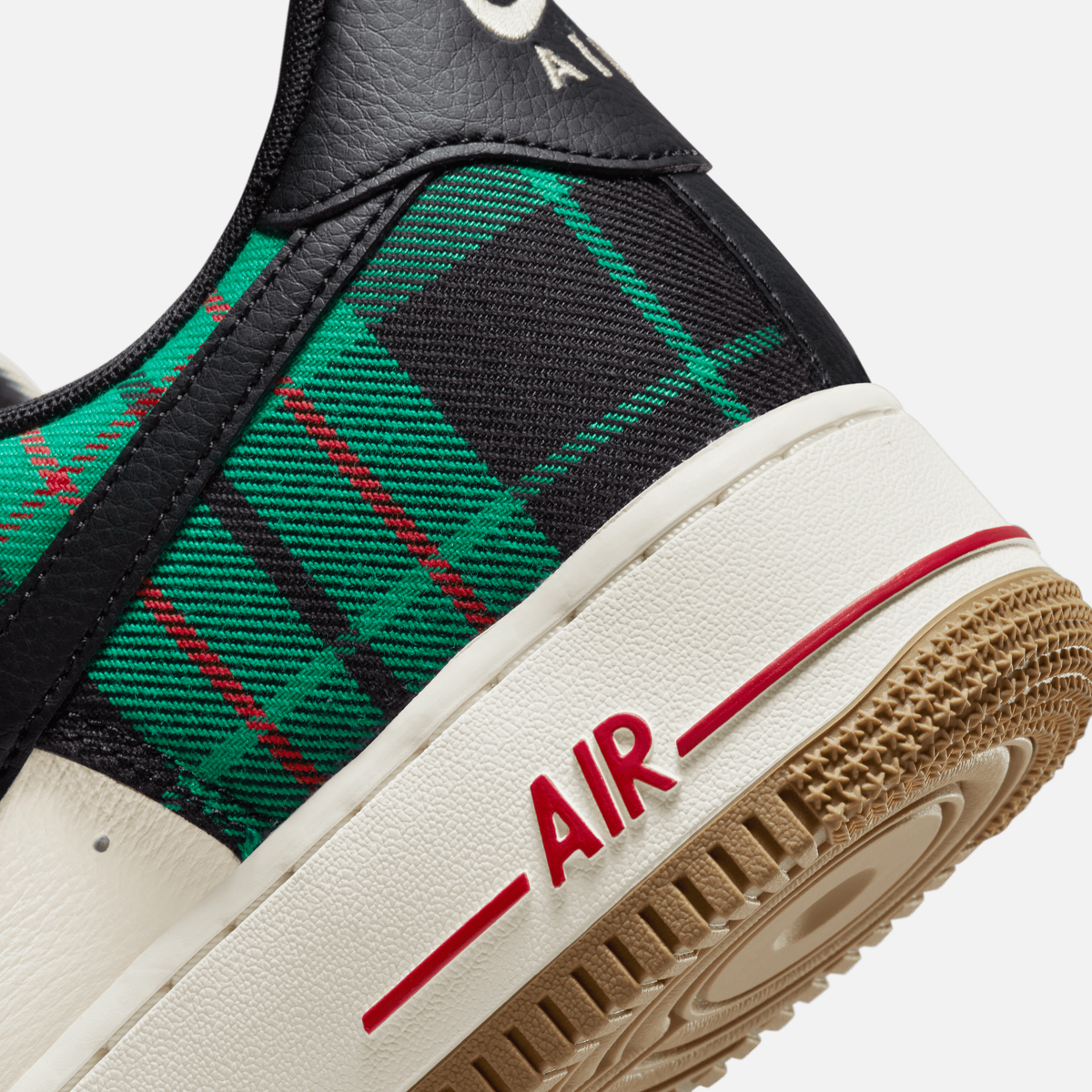Nike Air Force 1 Low 07 LX Plaid - Marfim-claro / Preto / Verde / Vermelho