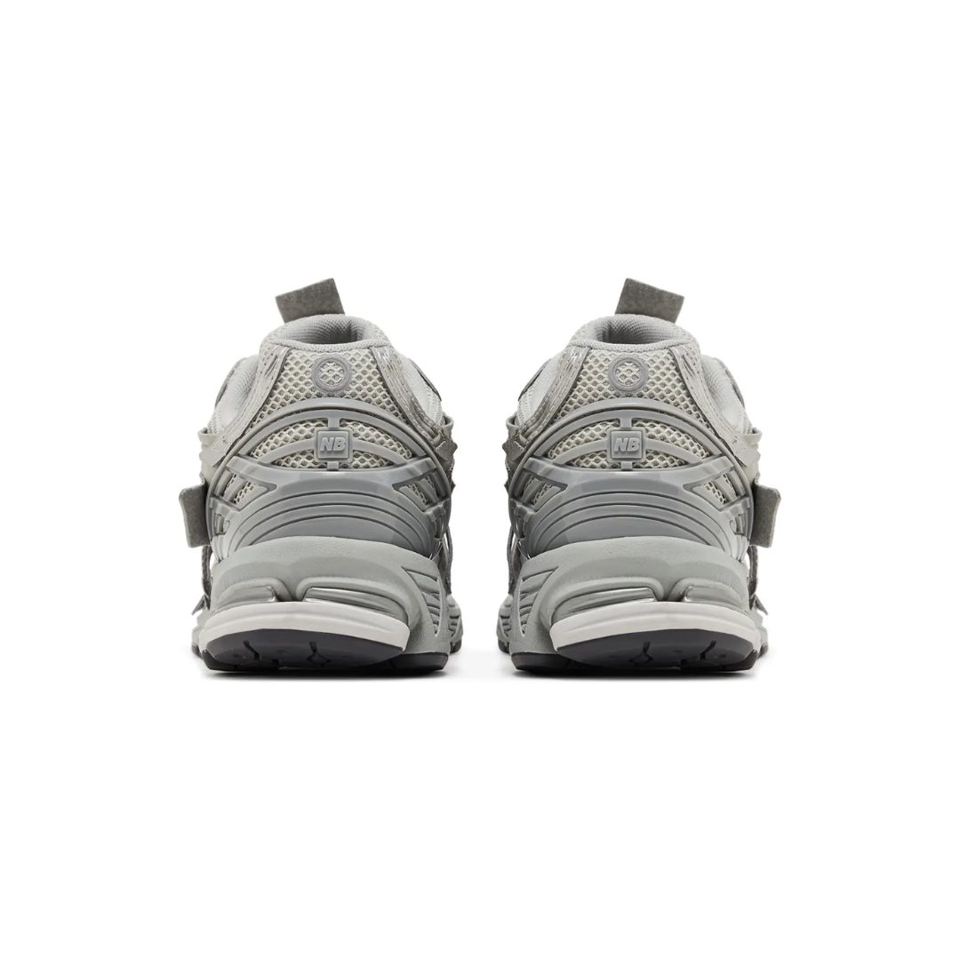 1906A - "Concrete Silver Metallic"