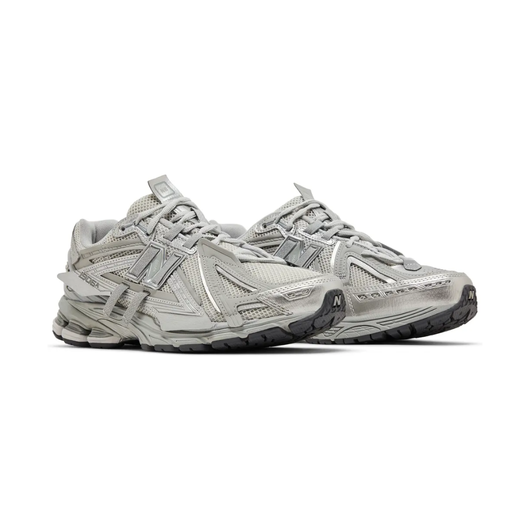 1906A - "Concrete Silver Metallic"