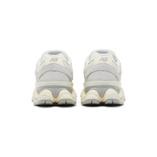 9060 - "Quartz Grey"
