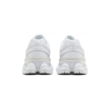 9060 - "Triple White"