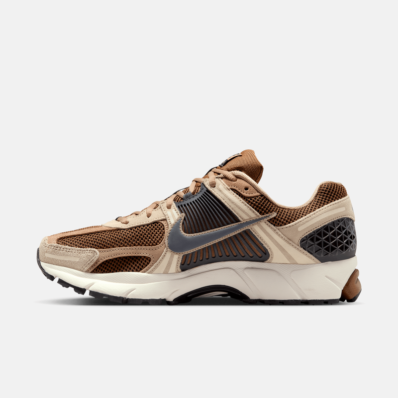 Nike Zoom Vomero 5 - Marrom-claro / Cáqui / Bege-linho / Cinza escuro