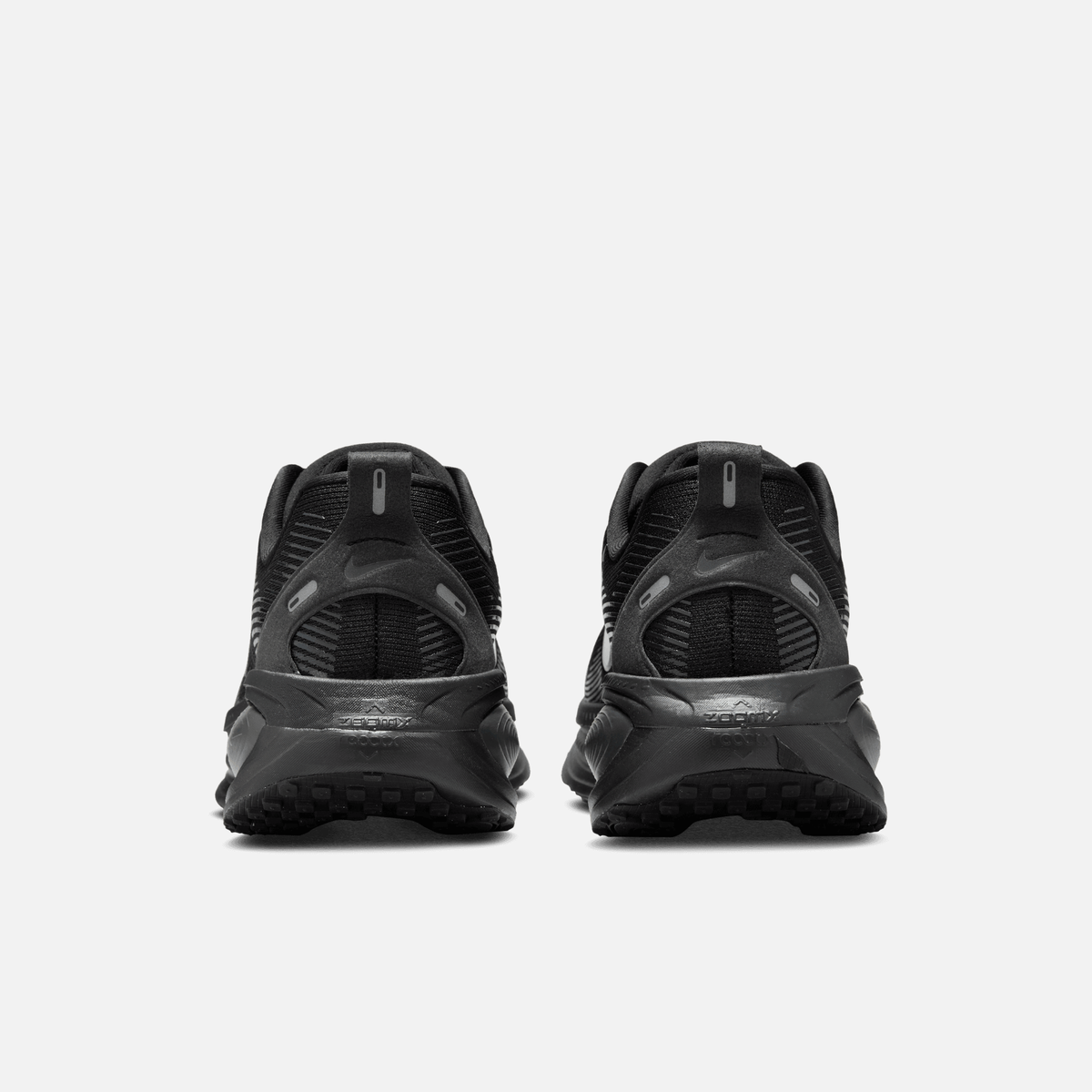 Nike Vomero 18 - Preto / Cinza escuro / Cinza claro