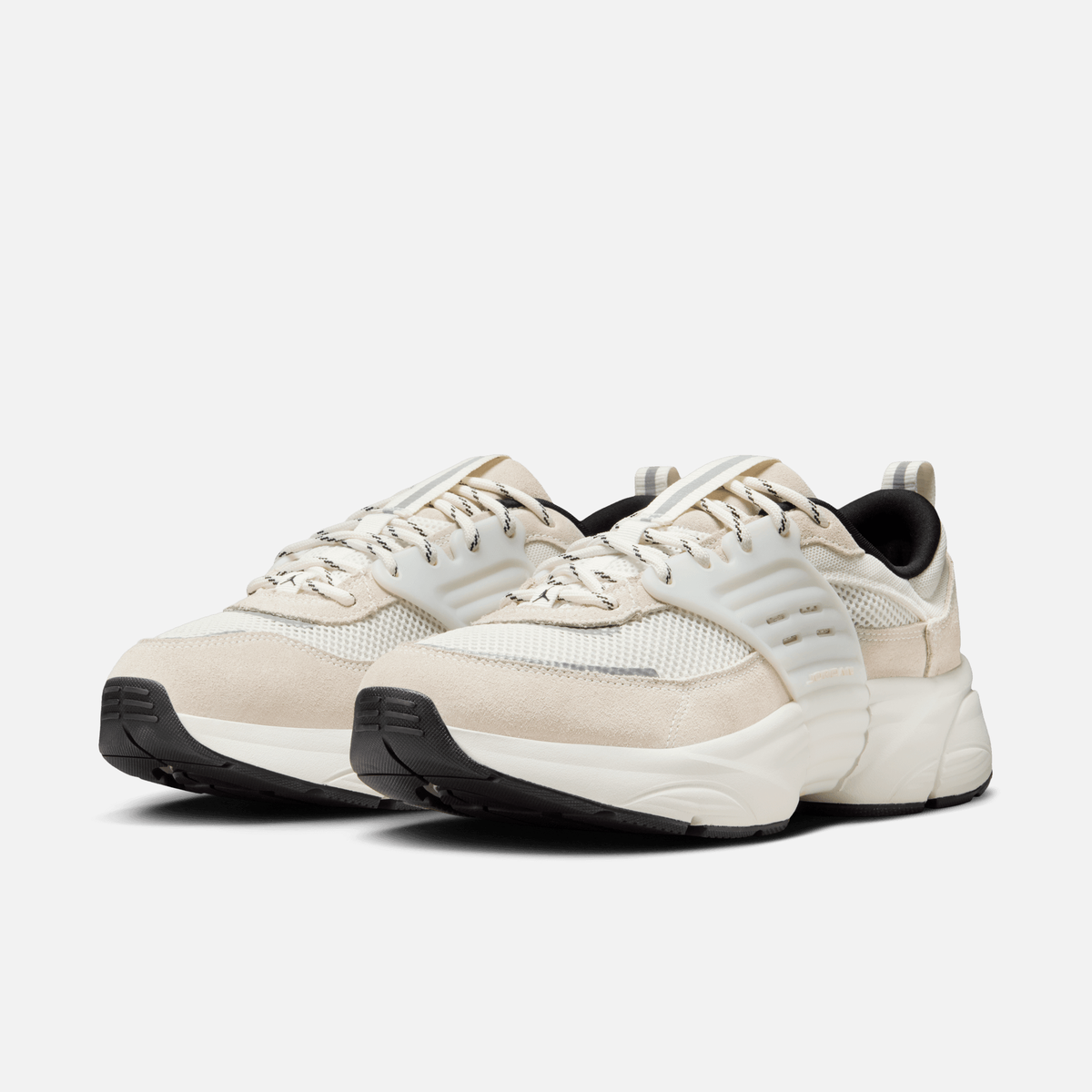 Air Jordan Trunner O/S - Branco-creme / Preto
