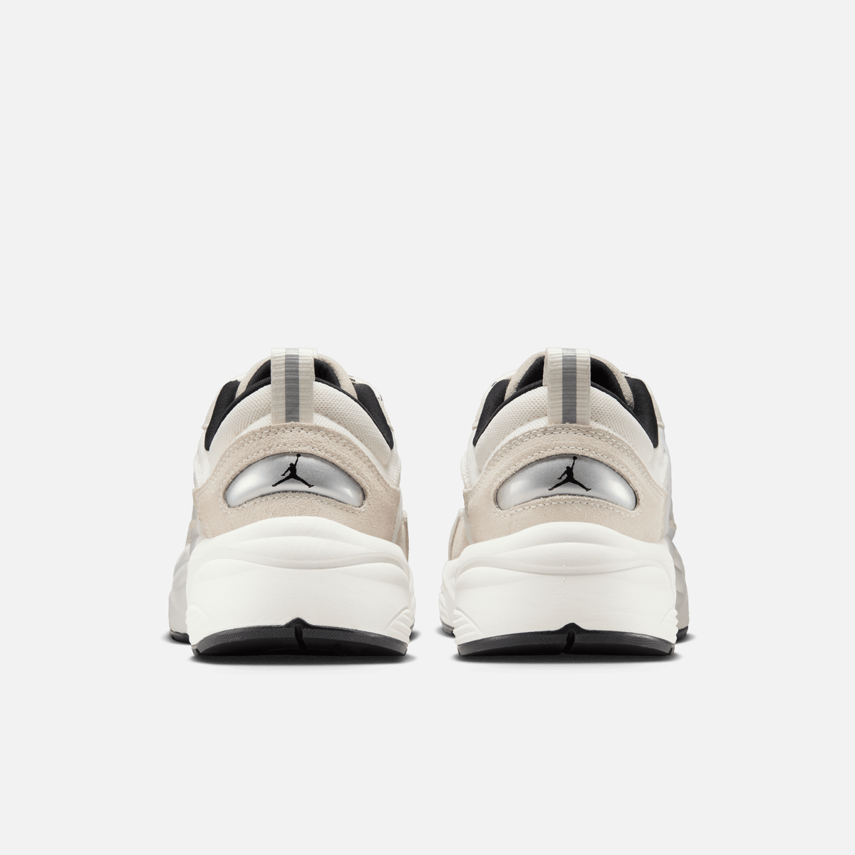 Air Jordan Trunner O/S - Branco-creme / Preto