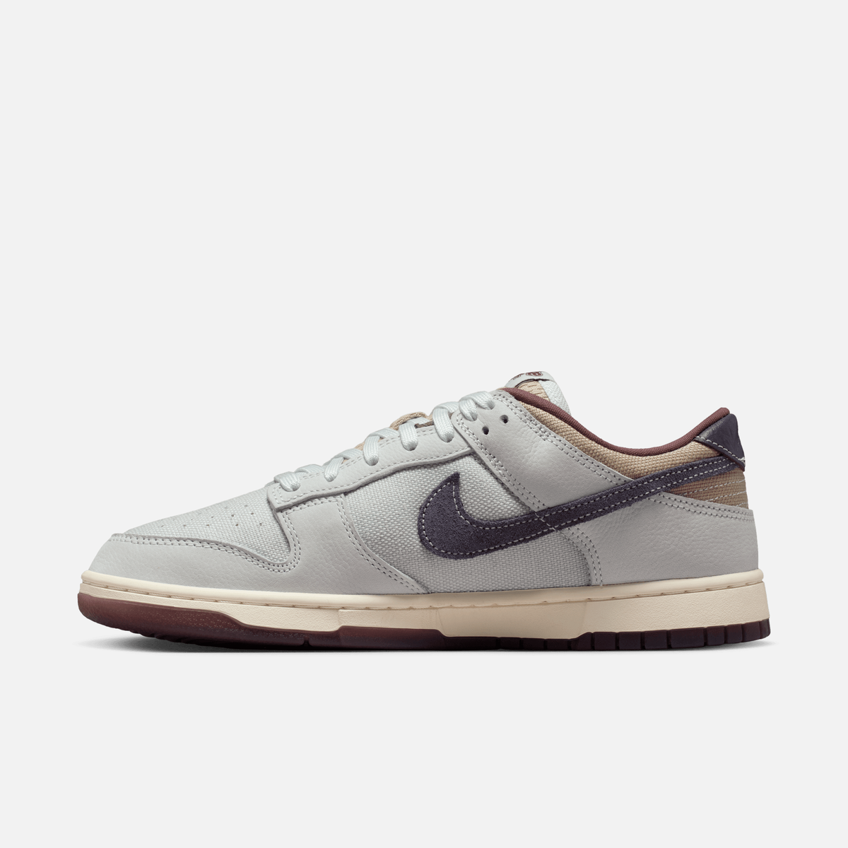 Nike Dunk Low - Branco-quebrado / Verde-abeto claro / Bege-acinzentado / Roxo-escuro