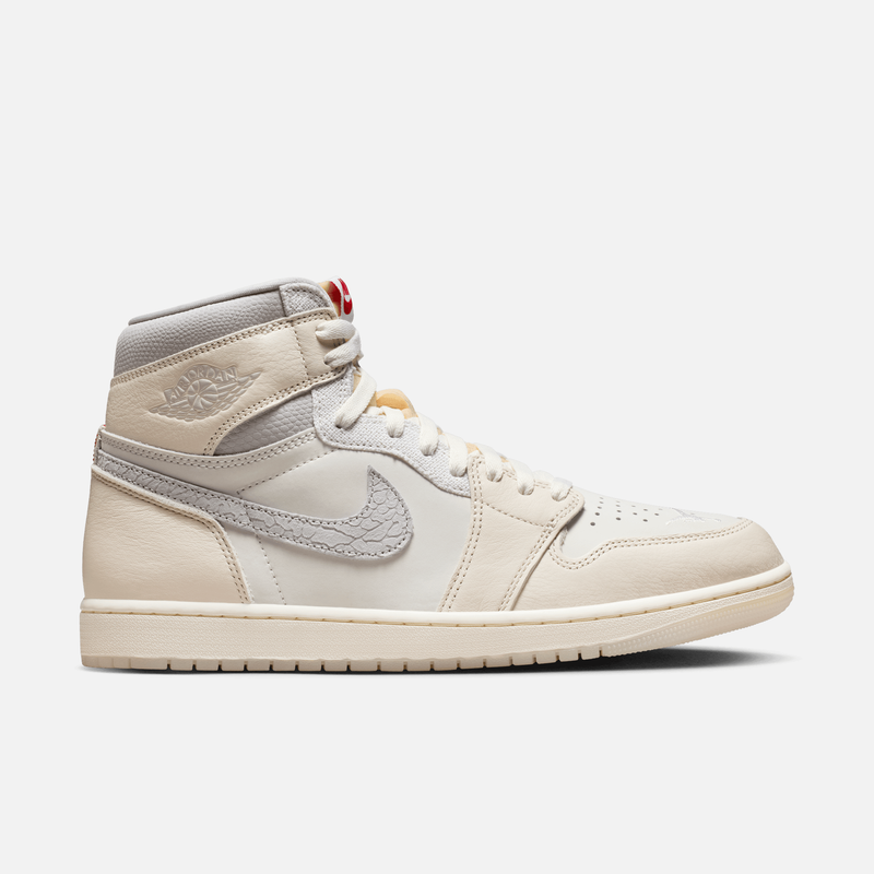 Air Jordan 1 High OG - Branco-creme / Vermelho / Marfim-claro / Branco-acinzentado