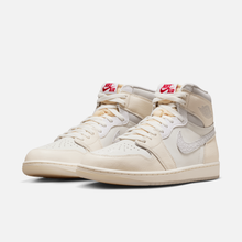 Air Jordan 1 High OG - Branco-creme / Vermelho / Marfim-claro / Branco-acinzentado