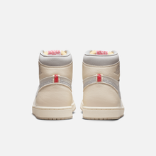 Air Jordan 1 High OG - Branco-creme / Vermelho / Marfim-claro / Branco-acinzentado