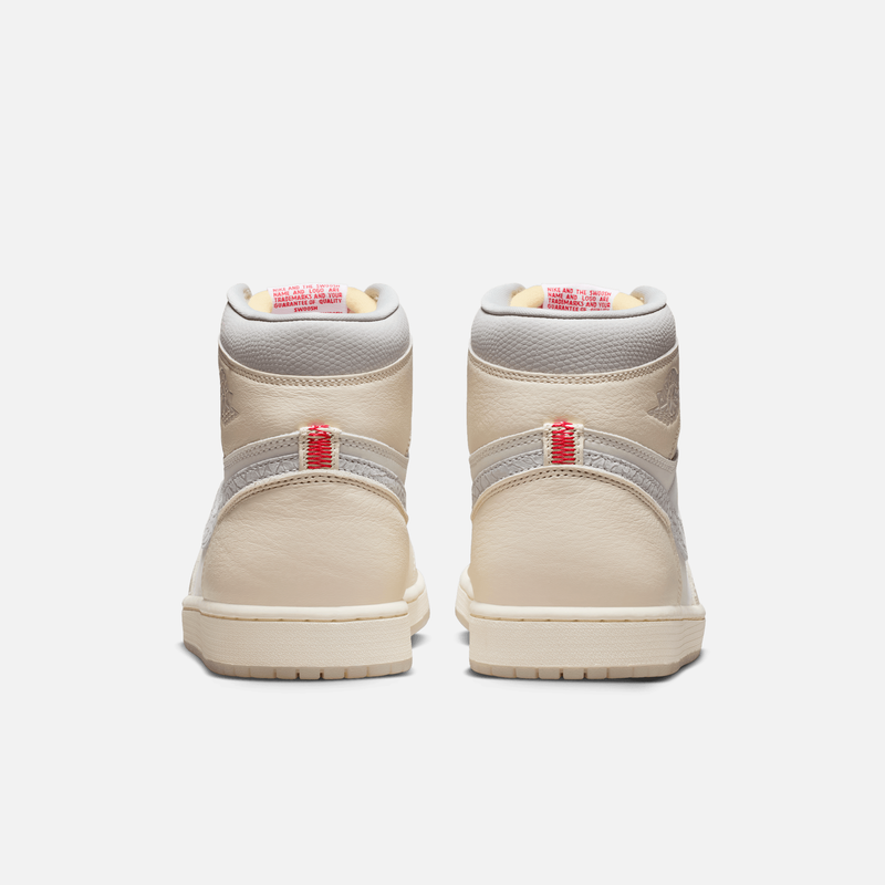 Air Jordan 1 High OG - Branco-creme / Vermelho / Marfim-claro / Branco-acinzentado