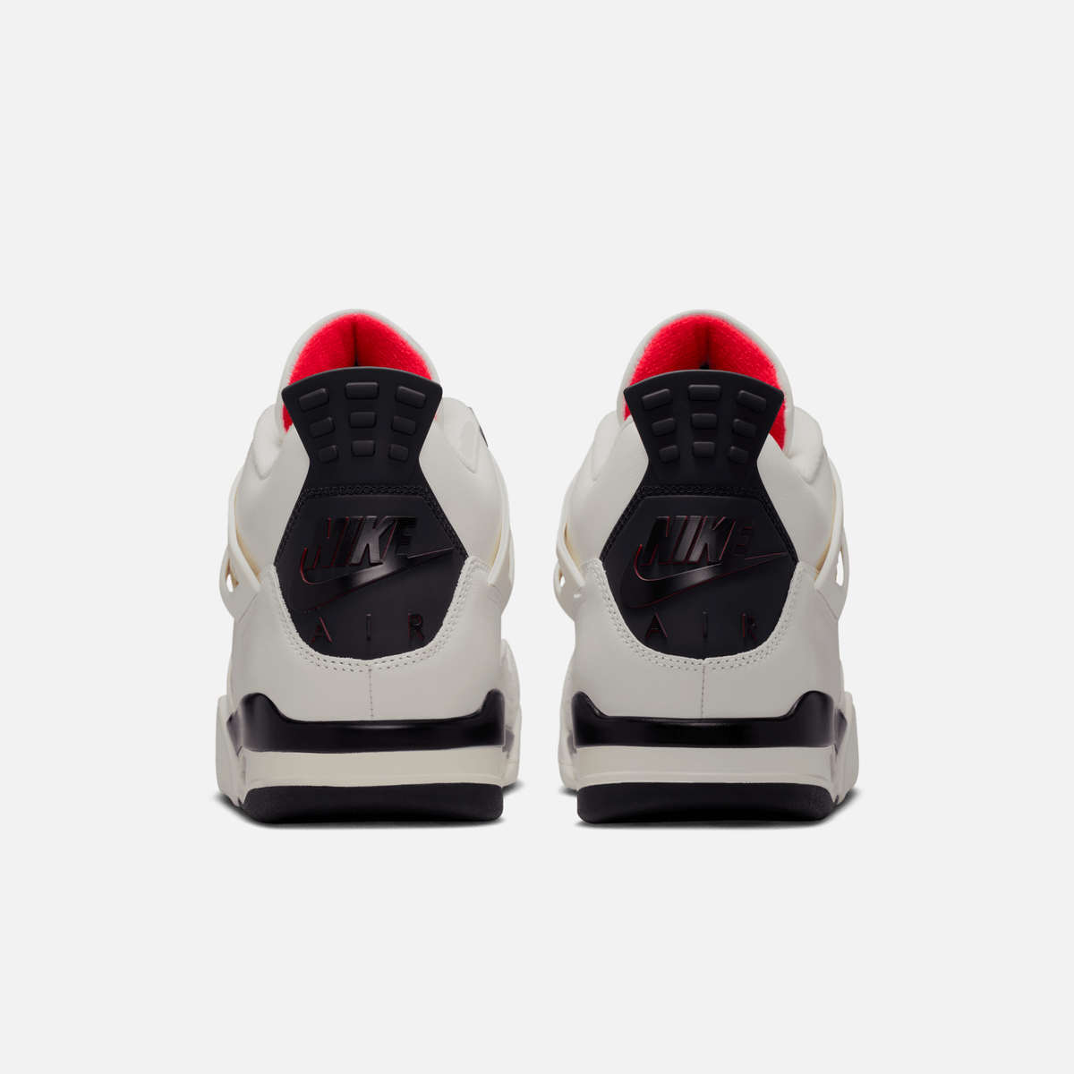 Air Jordan 4 Retro Flight Club - Branco-creme / Preto / Vermelho