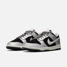 Nike Dunk Low - Prateado metálico / Preto / Branco-creme