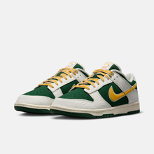 Nike Dunk Low - Branco-creme / Verde-abeto / Vermelho / Dourado