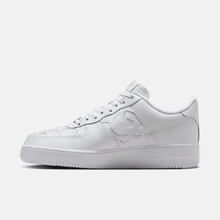 Nike Air Force 1 Low - Branco / Prateado metálico
