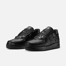 Nike Air Force 1 Low - Preto / Prateado metálico