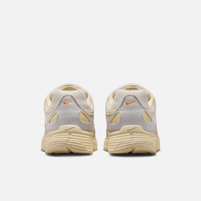 Nike P-6000 - Cinza / Cáqui / Dourado / Marfim-claro / Laranja / Marrom claro