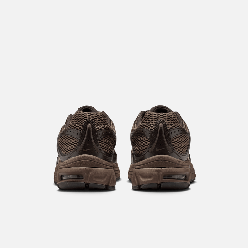 Nike Air Max Moto 2K Velvet - Marrom / Marrom-acinzentado