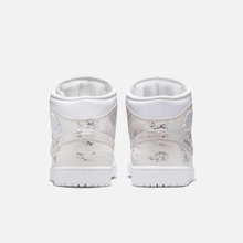 Air Jordan 1 Mid SE Distressed - Branco / Prateado