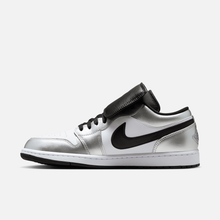 Air Jordan 1 Low Tiempo - Branco / Preto / Prateado metálico