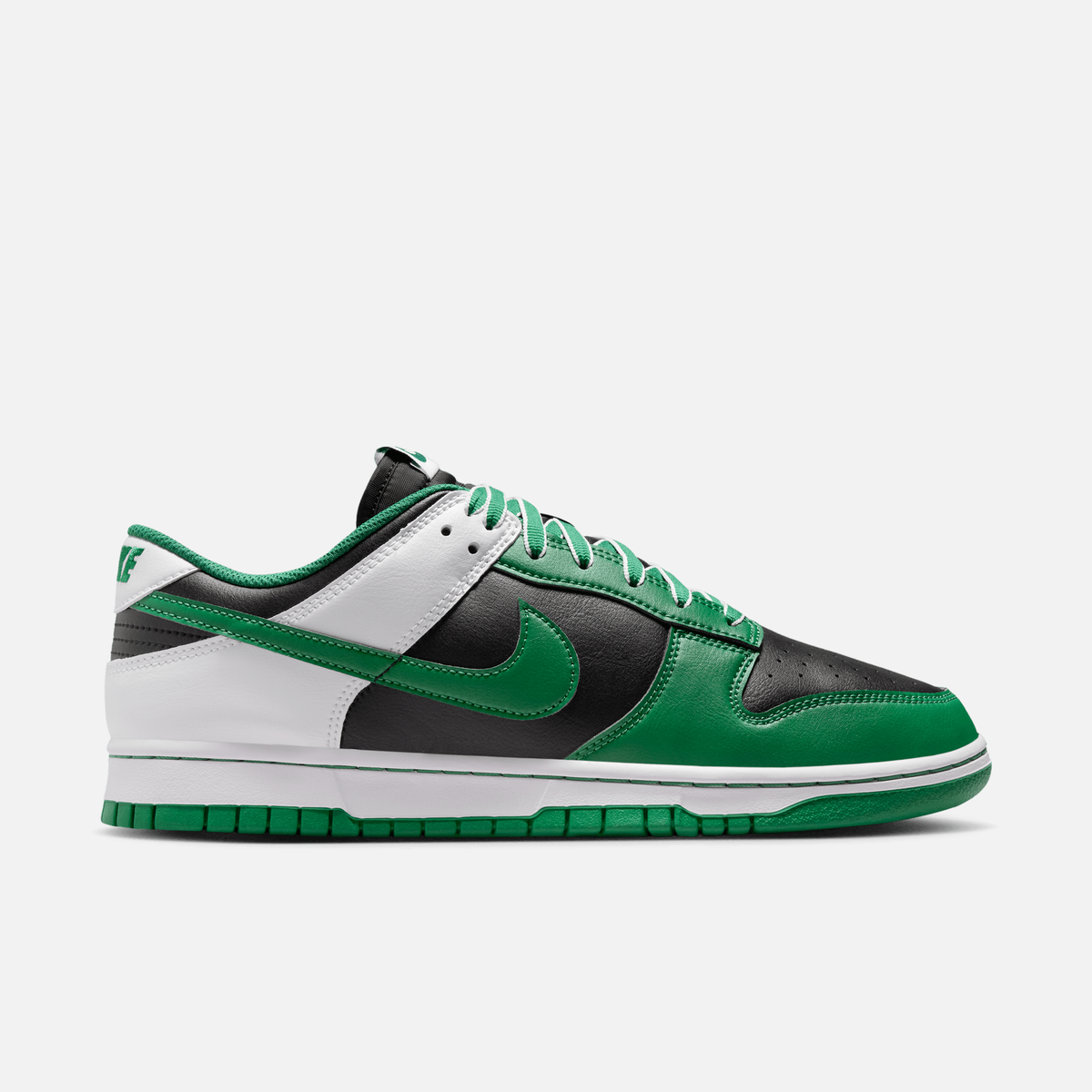 Nike Dunk Low - Preto / Branco / Verde-trevo