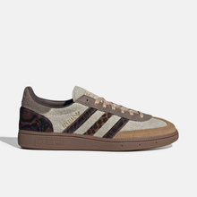 Adidas Handball Spezial Jeans e acabamento peluciado - Cáqui / Marrom / Marrom-café