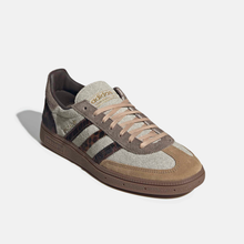 Adidas Handball Spezial Jeans e acabamento peluciado - Cáqui / Marrom / Marrom-café