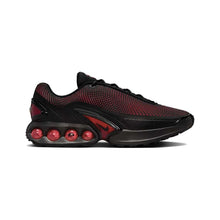 Tênis Nike Air Max DN Essential em preto e vermelho — vista lateral