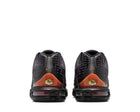 Tênis Nike Air Max Plus VII em preto com detalhes em cobre — imagem 4