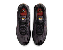 Tênis Nike Air Max Plus VII em preto com detalhes em cobre — imagem 5