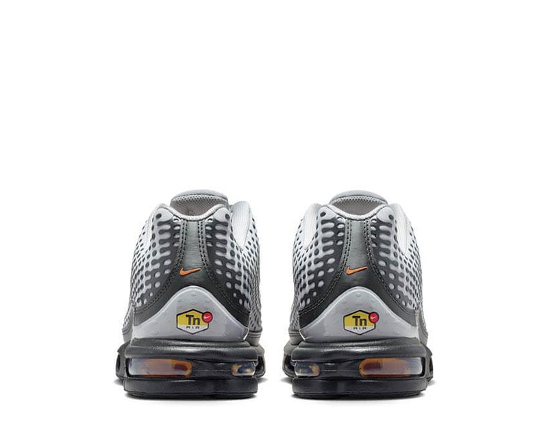 Tênis Nike Air Max Plus VII em cinza-fumê claro — imagem 4