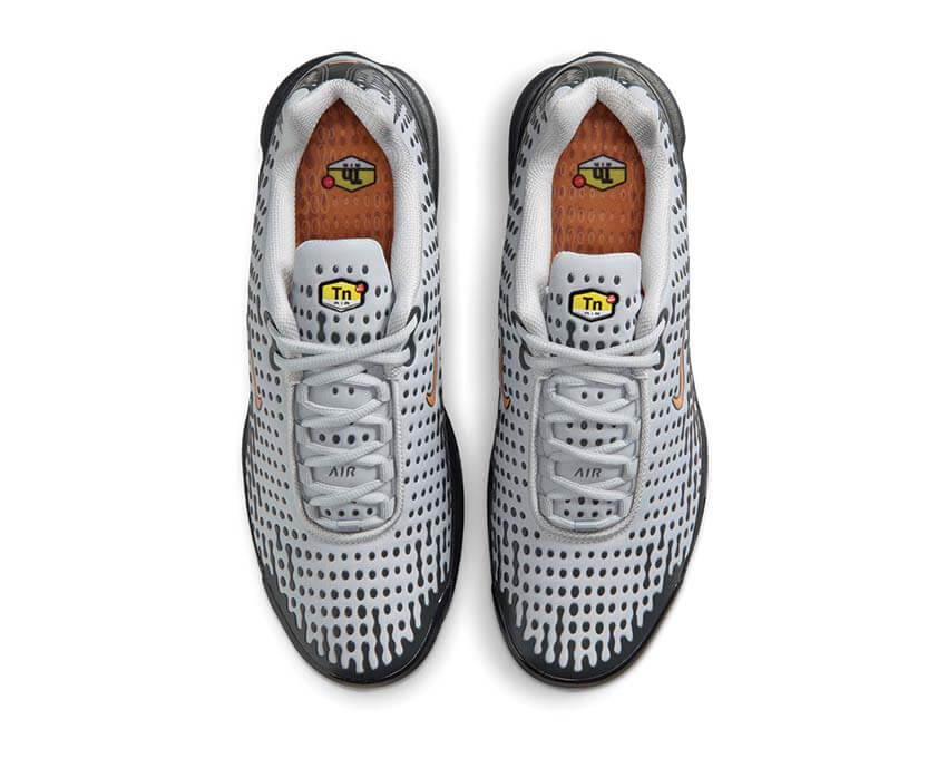 Tênis Nike Air Max Plus VII em cinza-fumê claro — imagem 5