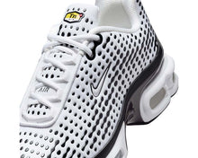 Tênis Nike Air Max Plus VII em branco e preto — imagem 2