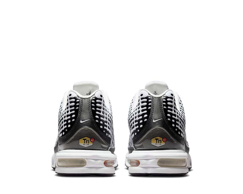 Tênis Nike Air Max Plus VII em branco e preto — imagem 4