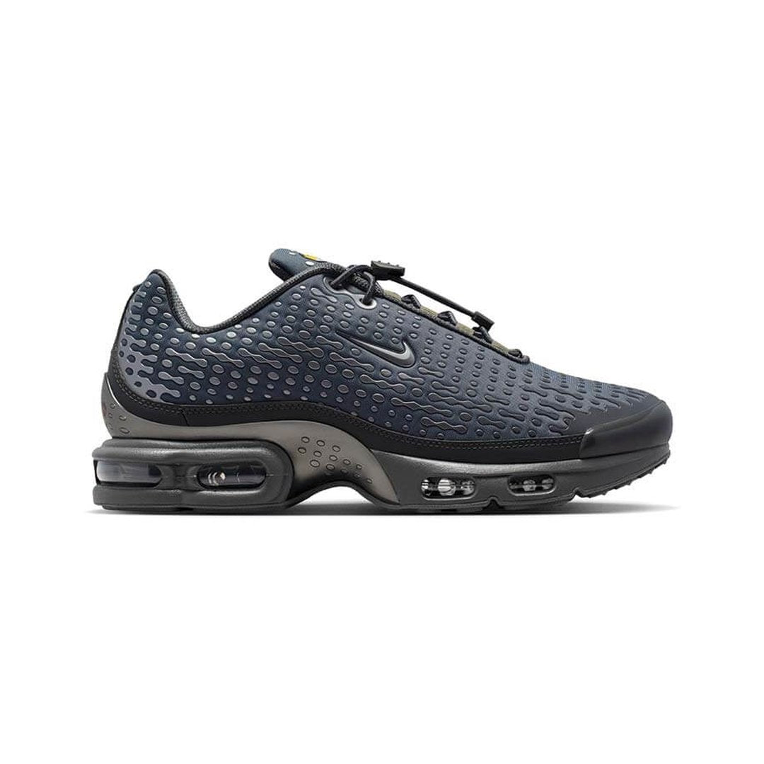 Tênis Nike Air Max Plus VII em cinza-fumê — vista lateral