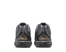 Tênis Nike Air Max Plus VII em cinza-fumê — imagem 4