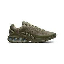 Tênis Nike Air Max DN em verde-oliva — vista lateral