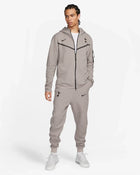 Calça Tottenham Hotspur Tech Fleece - Marrom-acinzentado