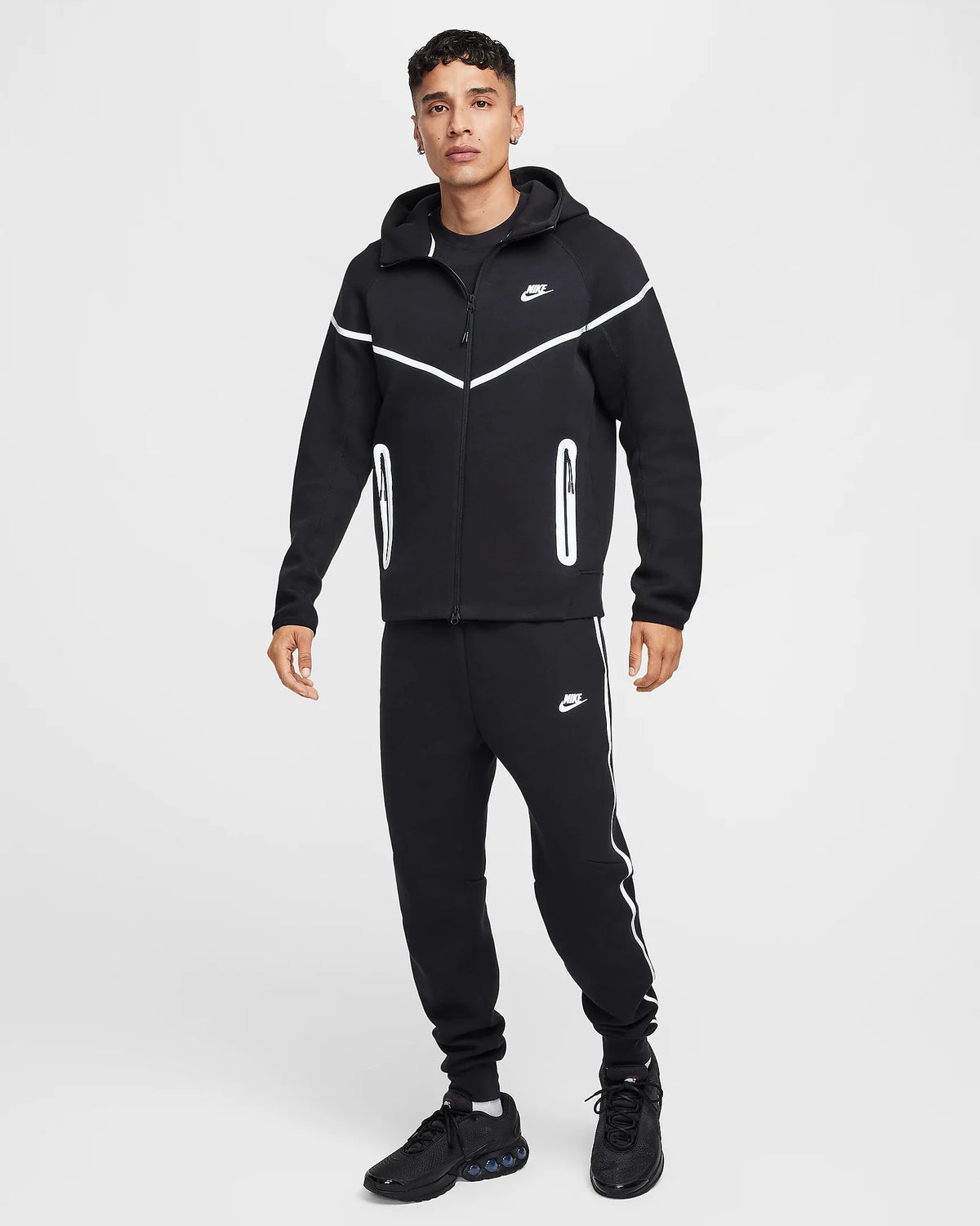 Calça Nike Tech Fleece - Preto e Prateado