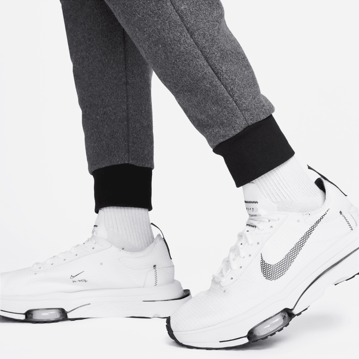 Calça Sportswear Nike Tech Fleece - Cinza e Preto